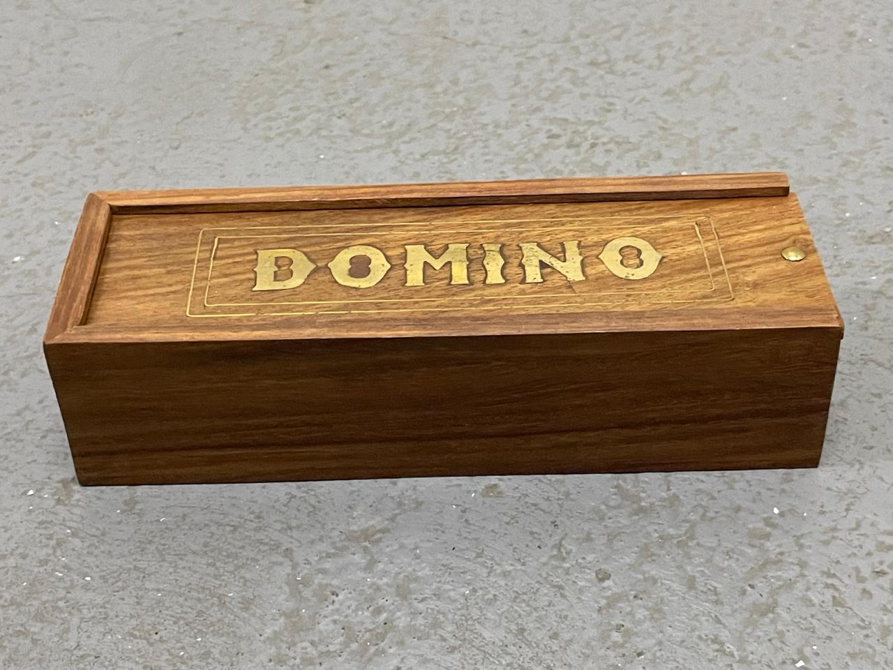 Domino de madera