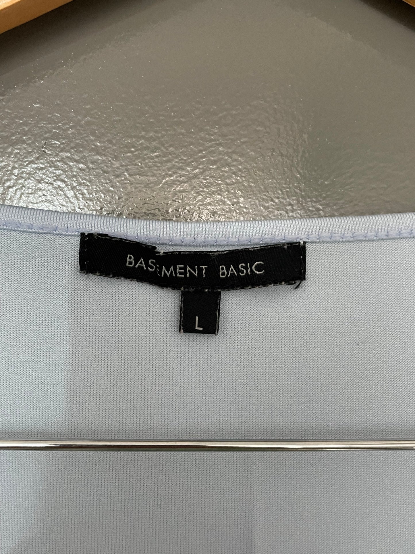 Polera musculosa celeste Basement talla L