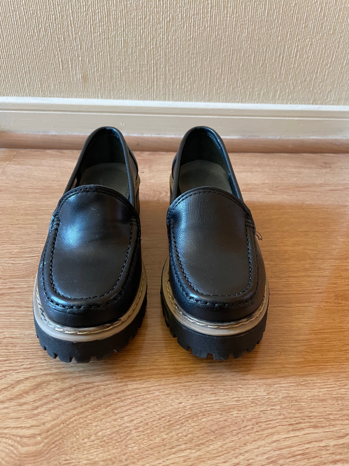 Zapato Mocasín cuero talla 35