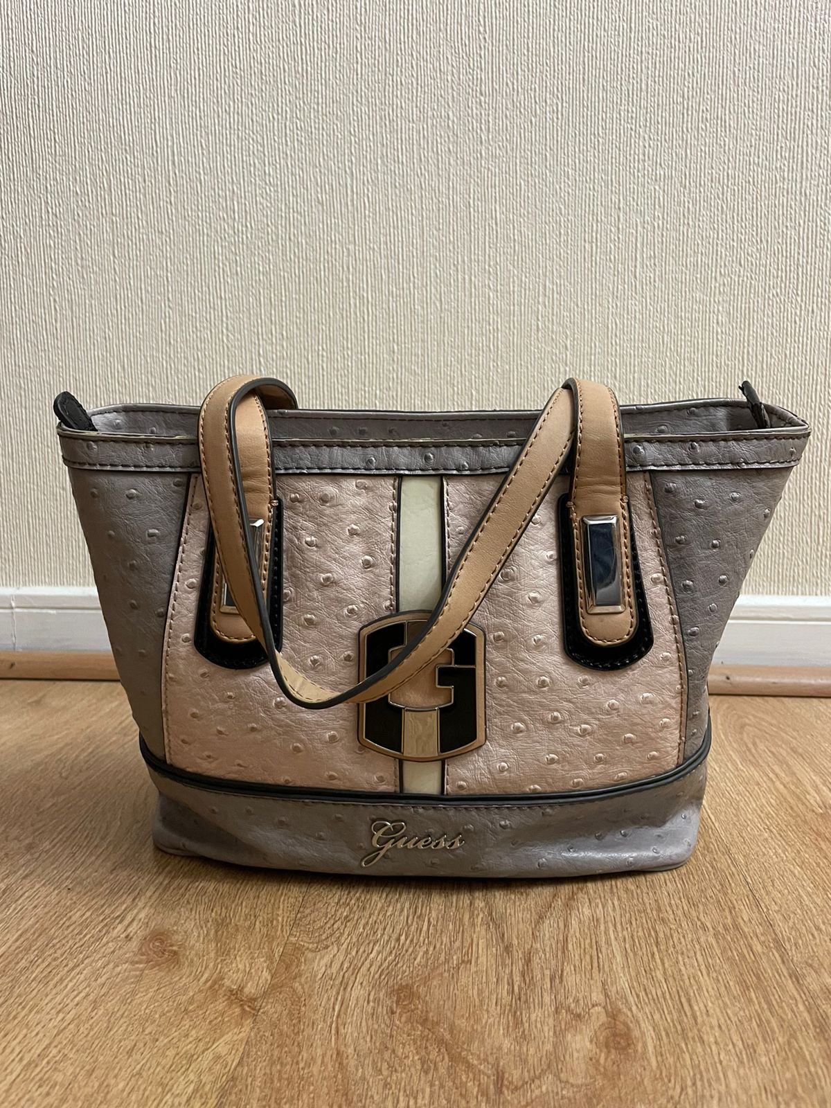 Cartera Guess