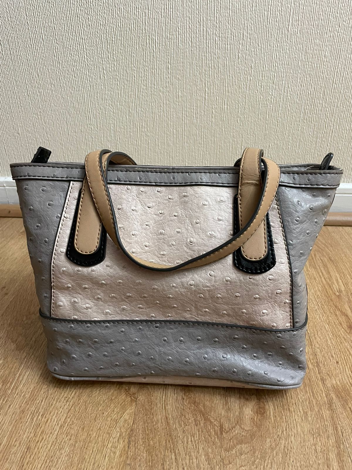 Cartera Guess
