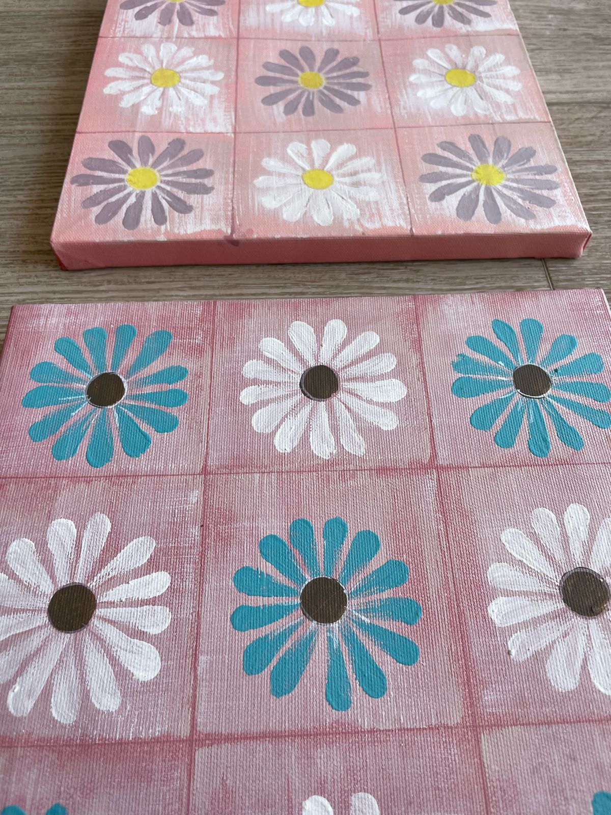 2 cuadros pequeños