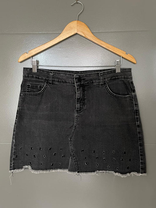 Minifalda mezclilla IO talla 42