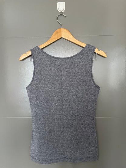 Polera musculosa gris Zara talla M