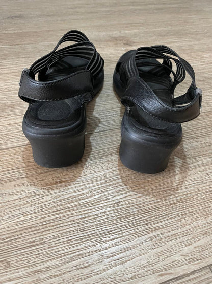 Sandalias 16 horas talla 37
