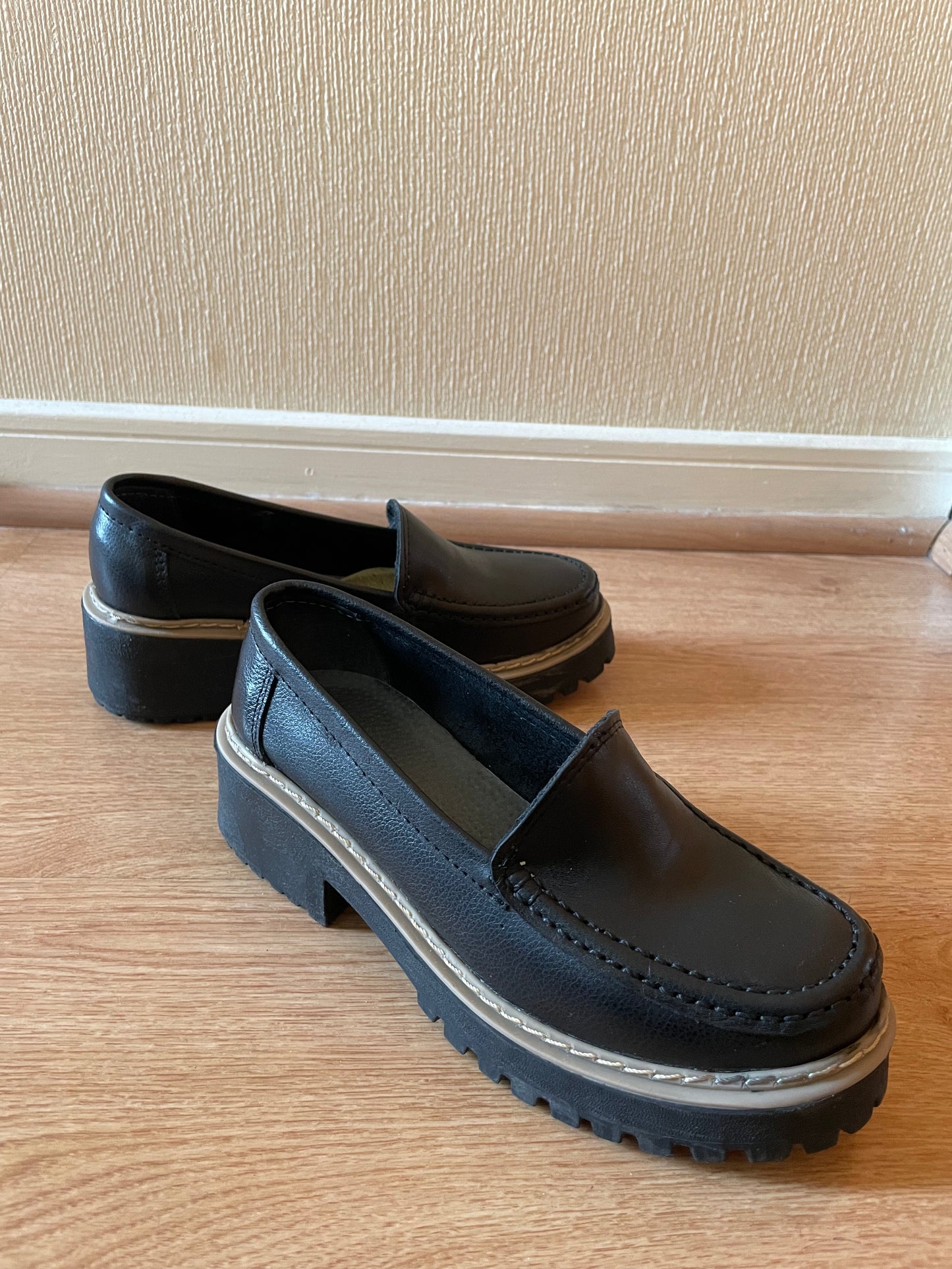 Zapato Mocasín cuero talla 35